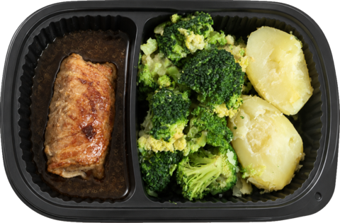 Maaltijdbak met een gebakken slavink, broccoli en gekookte aardappelen.
